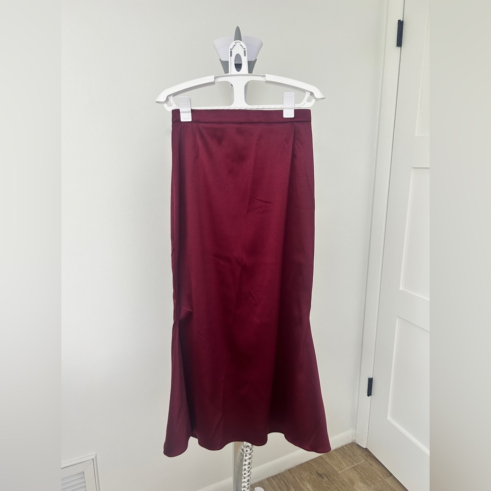 NWT Custom Made Satin MIDI  Skirt
